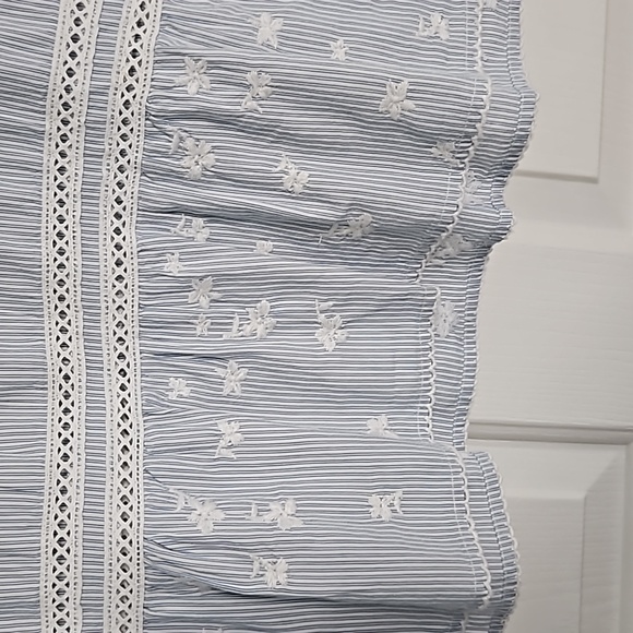 Sleeveless blouse - Picture 3 of 6